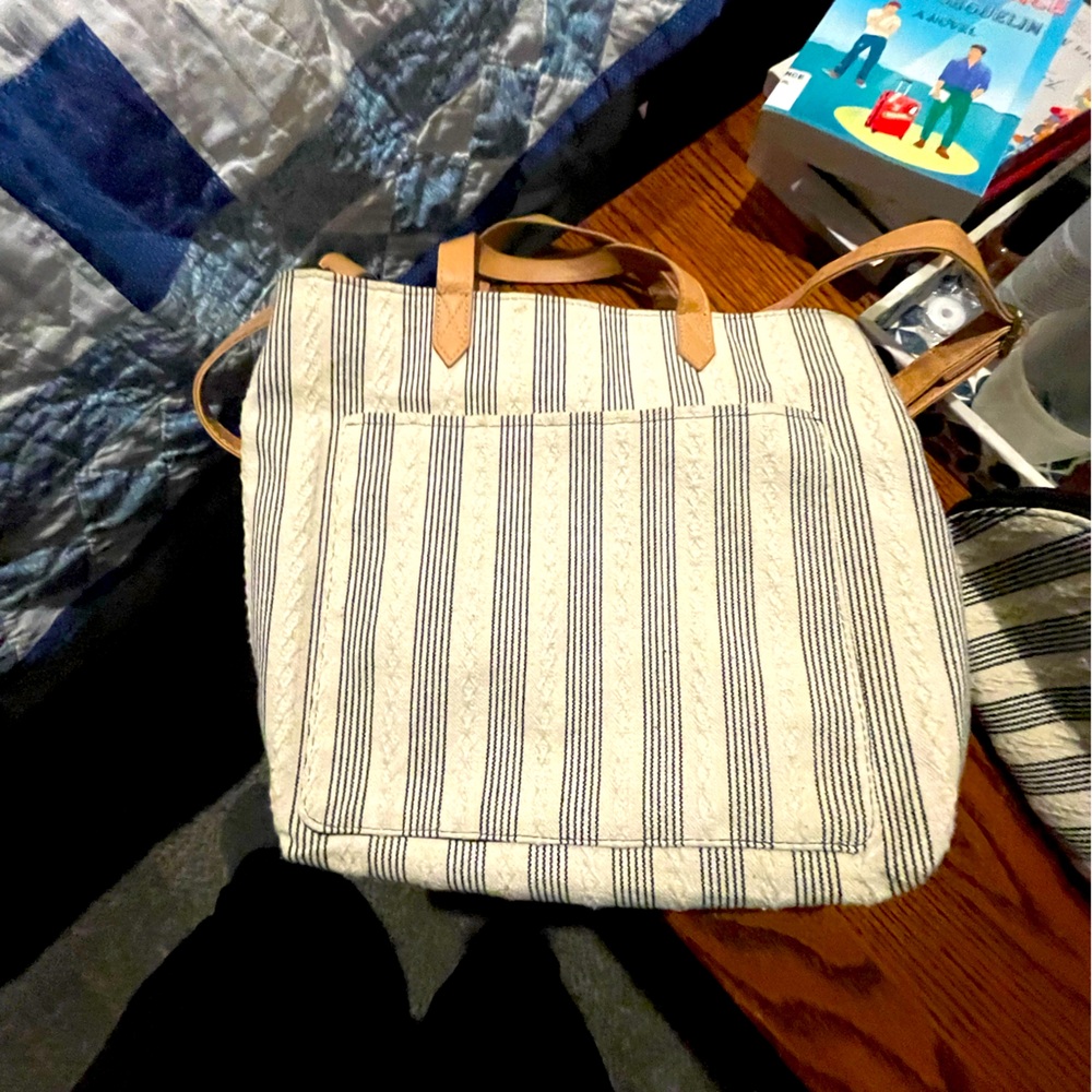 2 for $10: ThirtyOne bag with matching halfmoon pouch